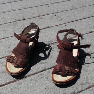 EUC Like NEW Merrell Strappy Sandals Size 5 US